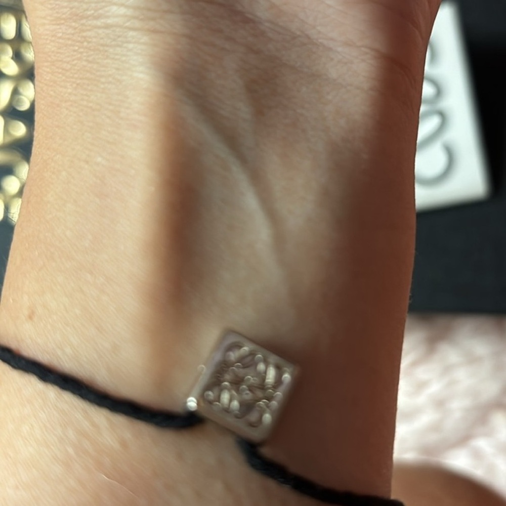 LOEWE SILVER CHARM BRACELET WITH BOX. - Picture 3 of 3